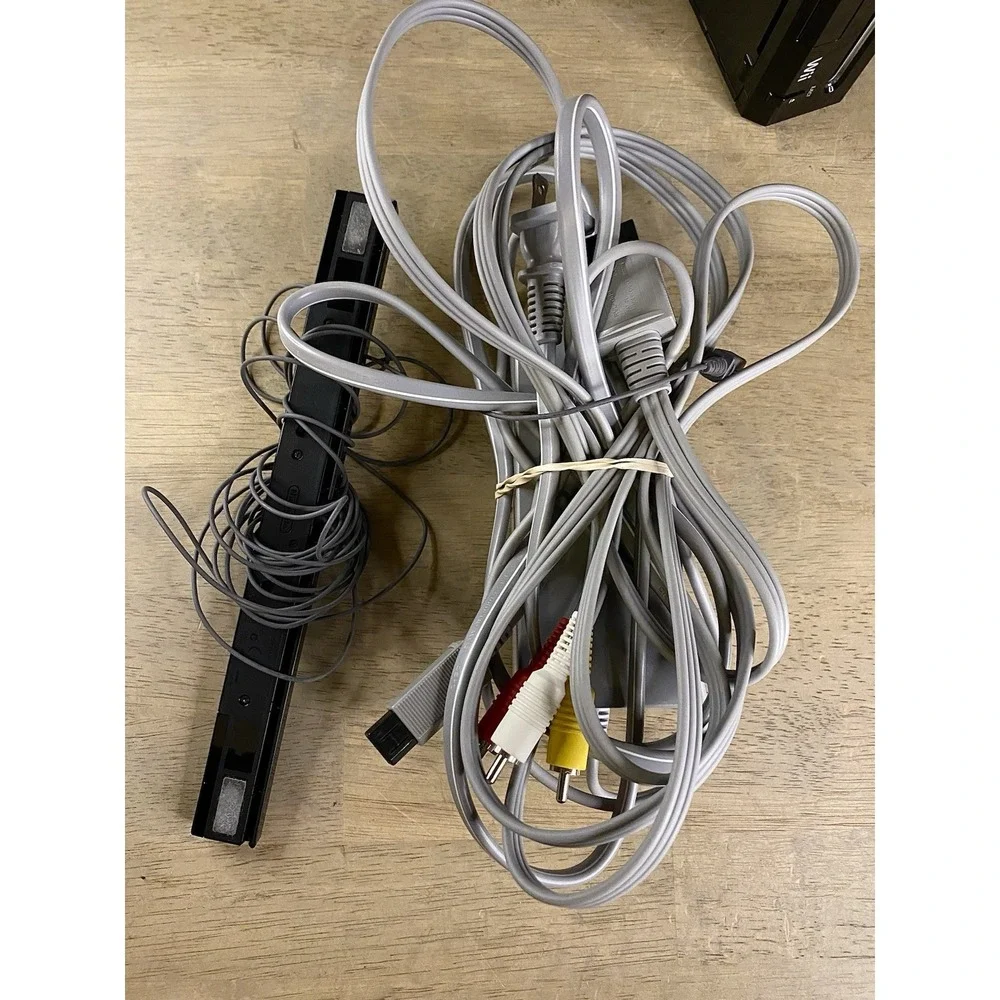 Nintendo Wii Model RVL-101 USA With Remotes Power Supply & Manuals Tested